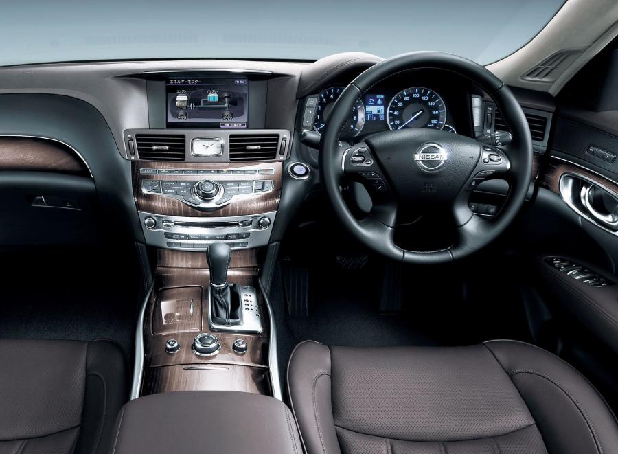  Nissan Fuga Hybrid 2011 года  (фото 5 из 7)